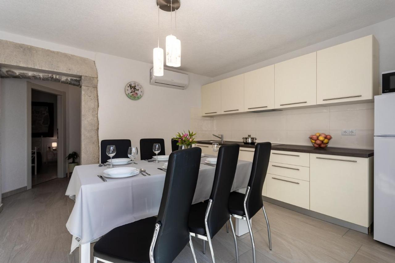 Villa Elm Milohnici Exteriér fotografie