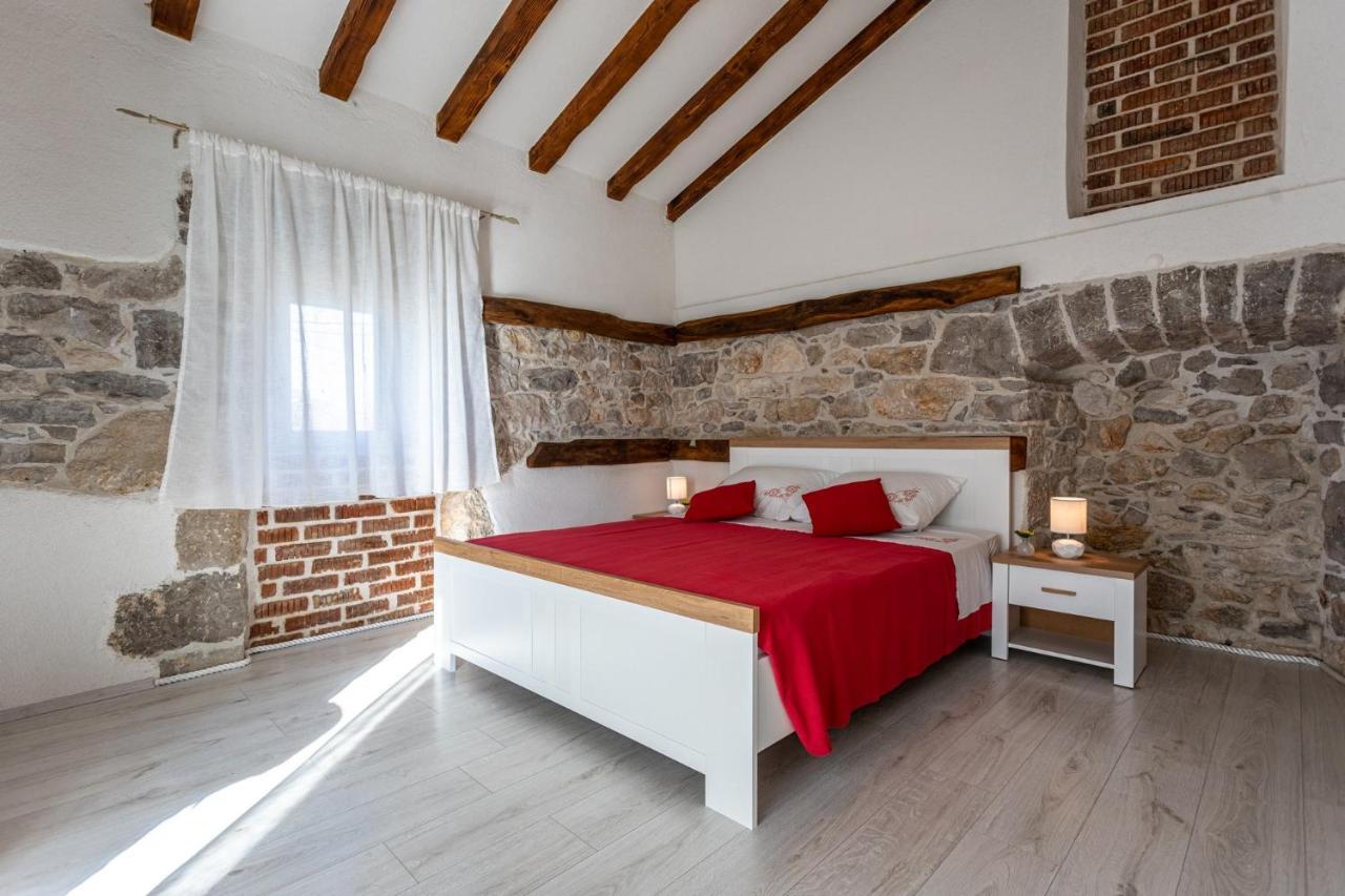 Villa Elm Milohnici Exteriér fotografie