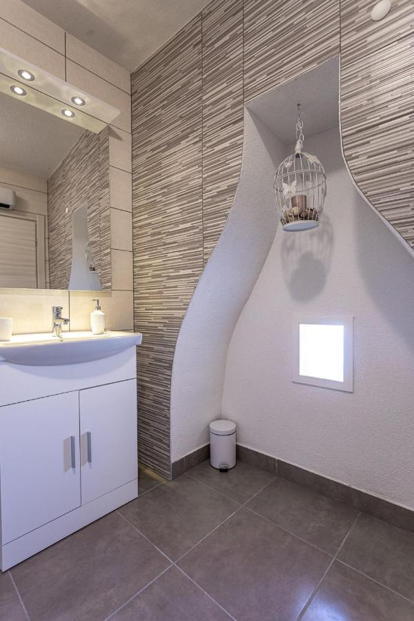 Villa Elm Milohnici Exteriér fotografie