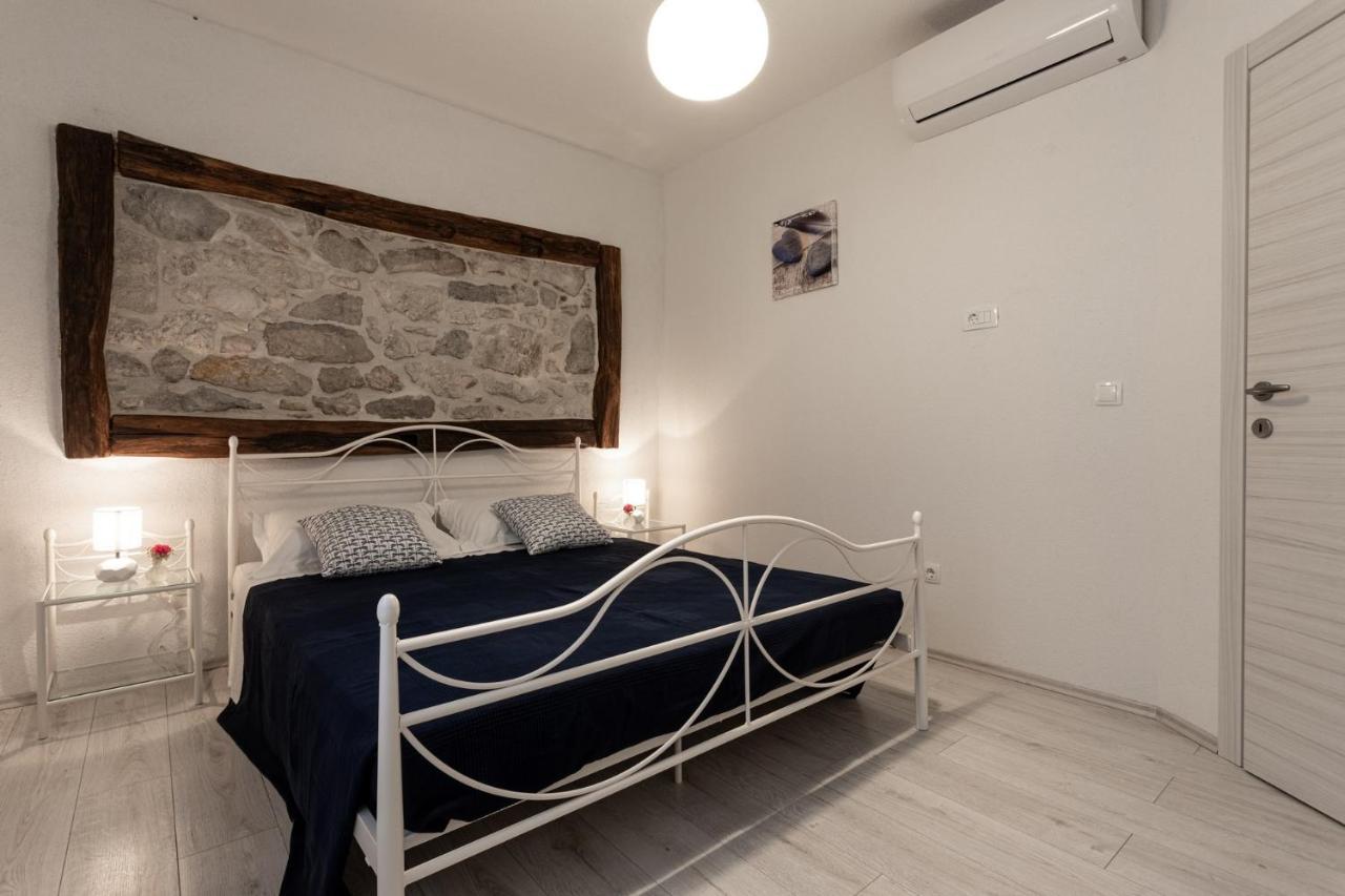 Villa Elm Milohnici Exteriér fotografie