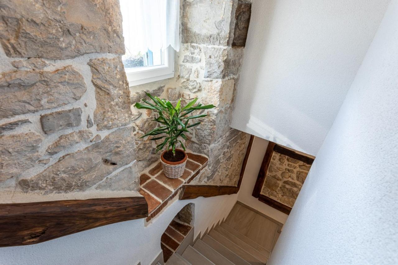 Villa Elm Milohnici Exteriér fotografie