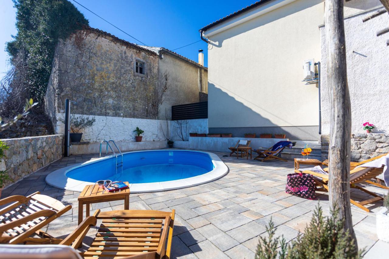 Villa Elm Milohnici Exteriér fotografie